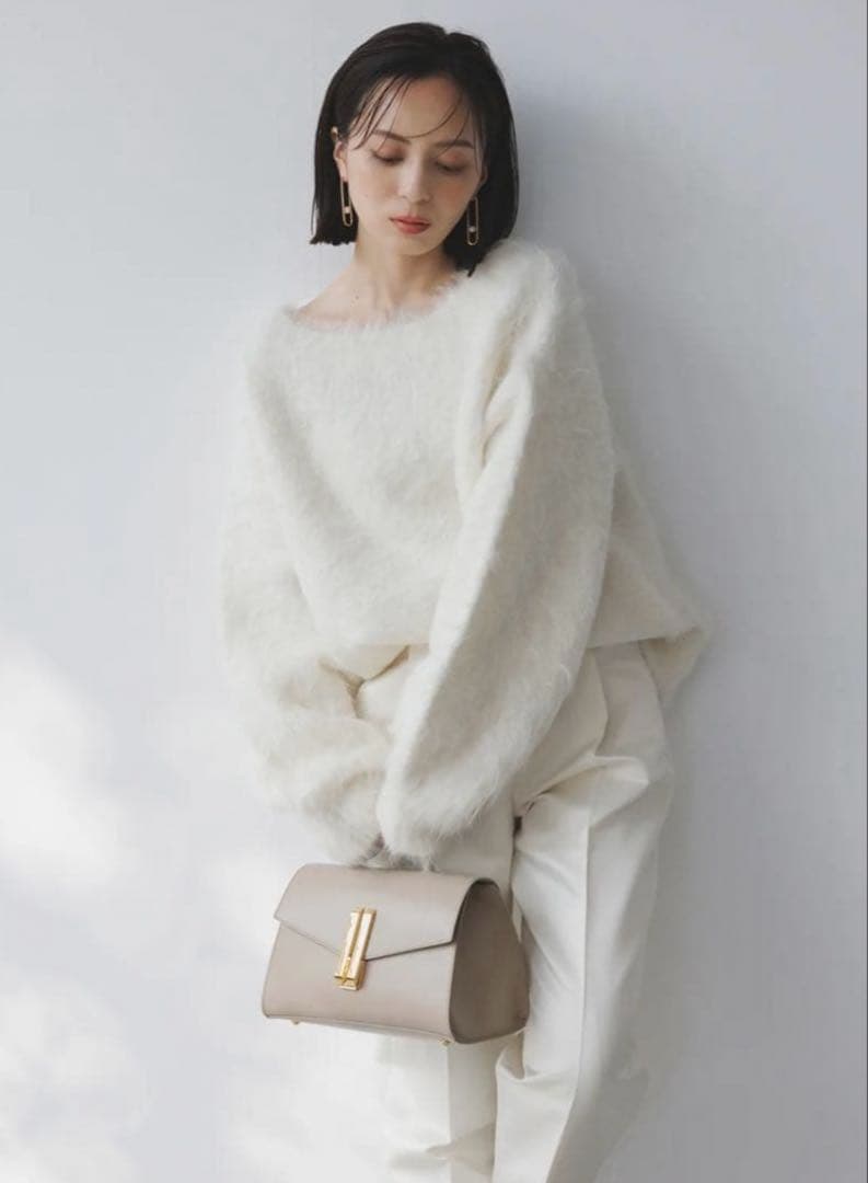 ánuansアニュアンススーリーアルパカニットプルオーバーアイボリー