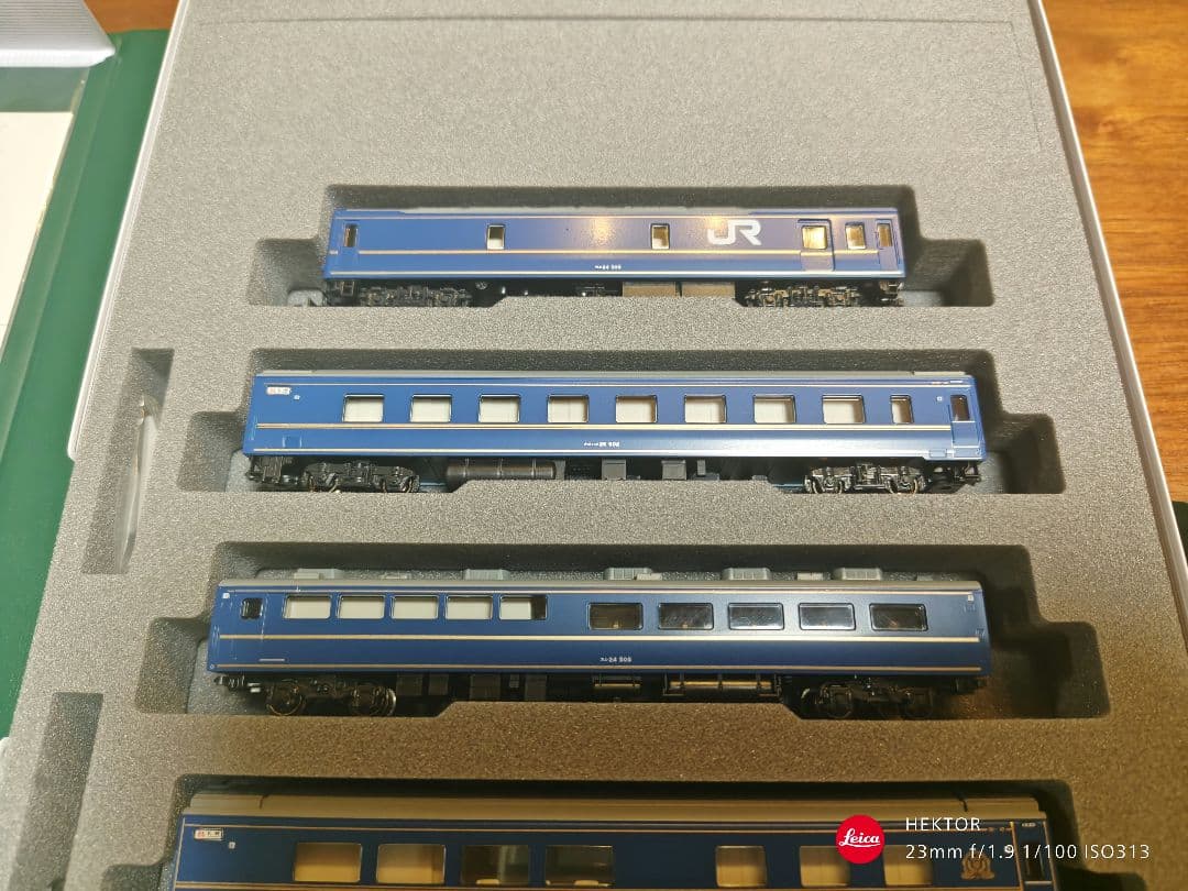 KATO 24系寝台特急北斗星〈デラックス編成〉 6両基本・6両増結セット