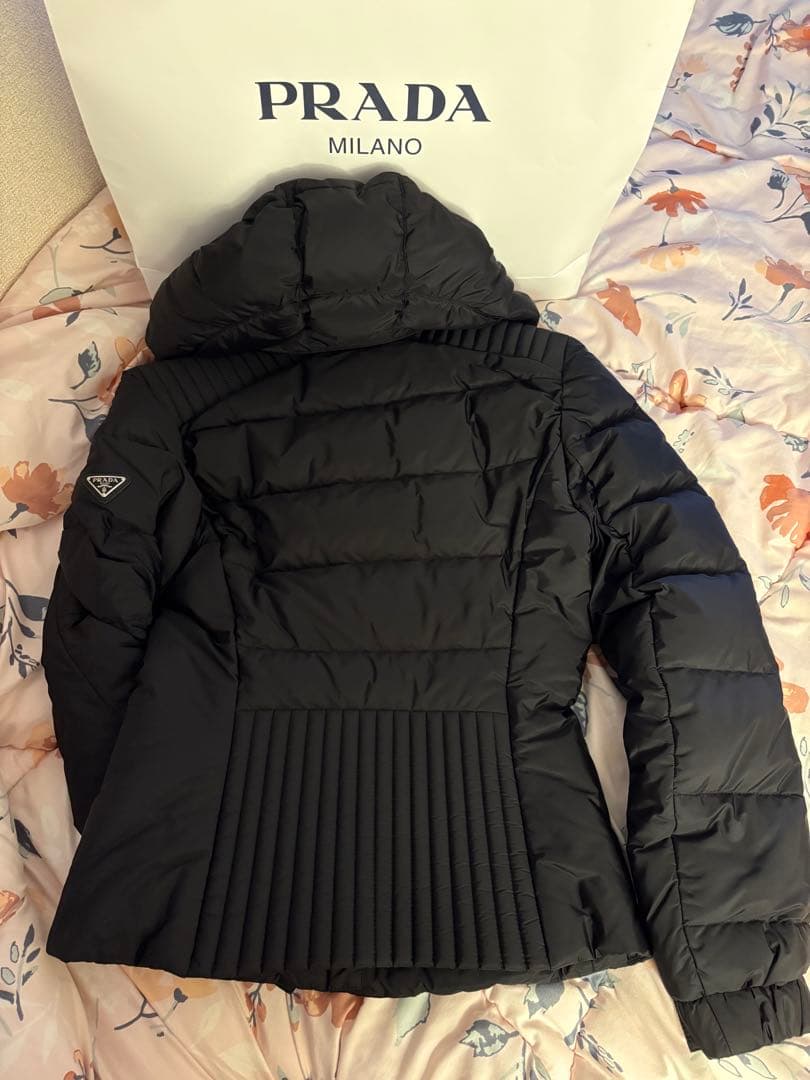 PRADA ダウンジャケットブラック 黒 プラダ ショート丈 36 - メルカリ