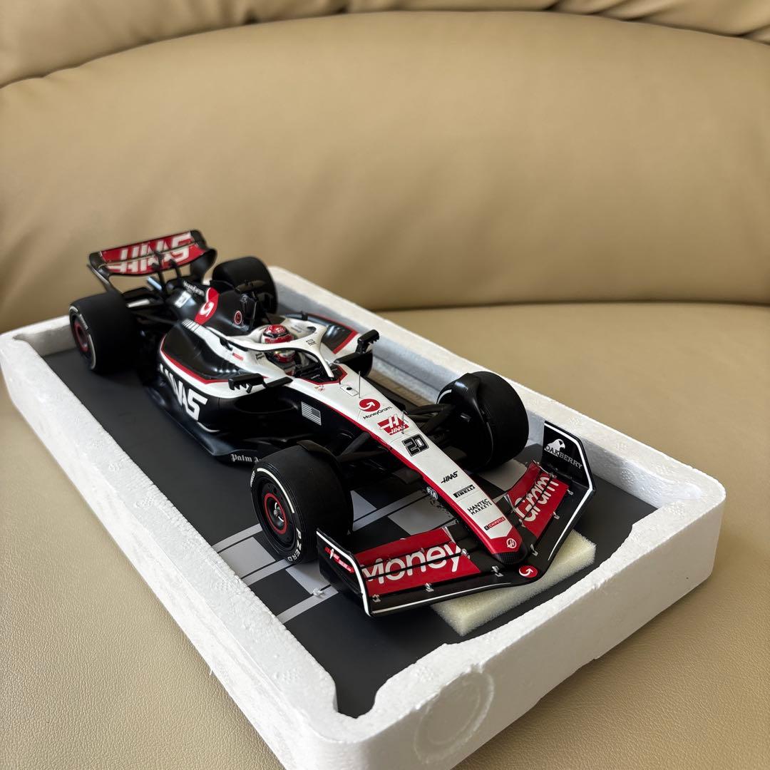 Ari Aryanto 様 1/18ミニチャンプス3台