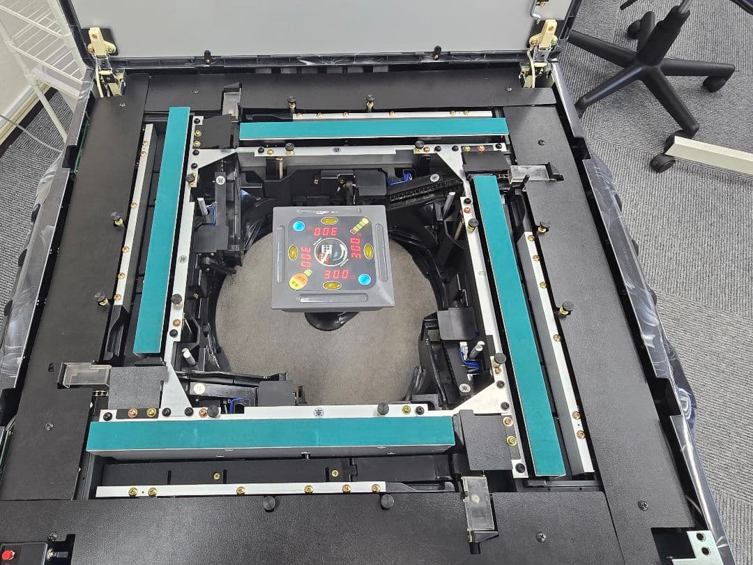 ま*ん様 【禁煙店使用/美品】全自動麻雀卓アモス ヴィエラ