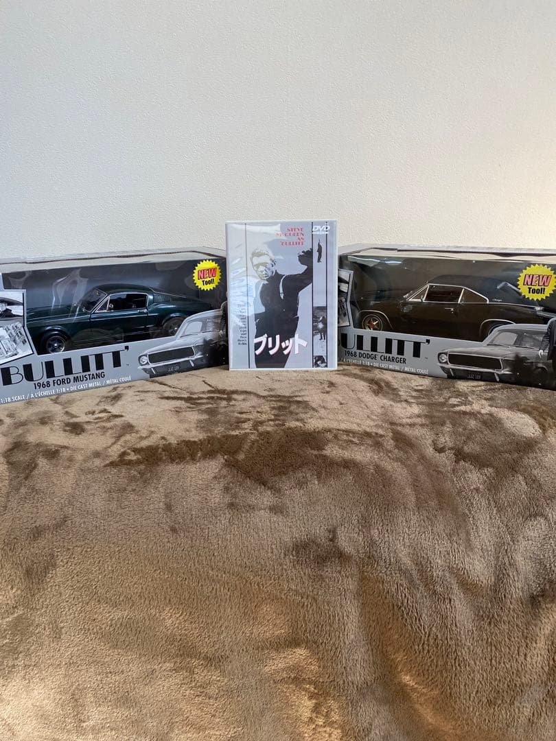 ミニカー BULLITT FORD MUSTANG & DODGE CHARGER