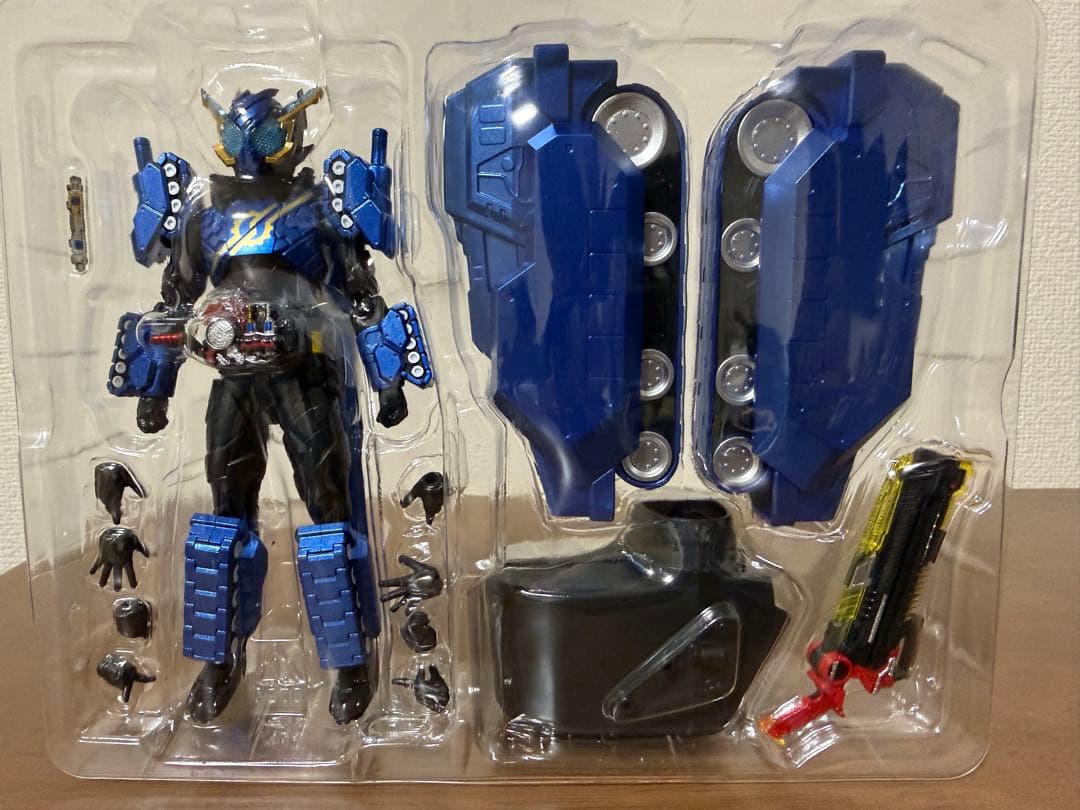 s.h.figuarts 仮面ライダービルド タンクタンクフォーム