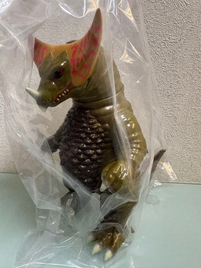 安楽安作　ゴモラ　ウルトラマン　メディコムトイ　MCT TOKYO　科学特捜隊 締切間近！ 安楽安作氏の「ウルトラ怪獣」最新作は「ゴモラ