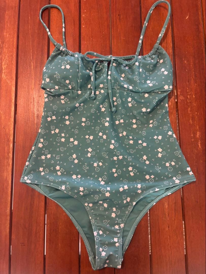 未使用タグ付き ビラボン ワンピース水着 billabong - メルカリ