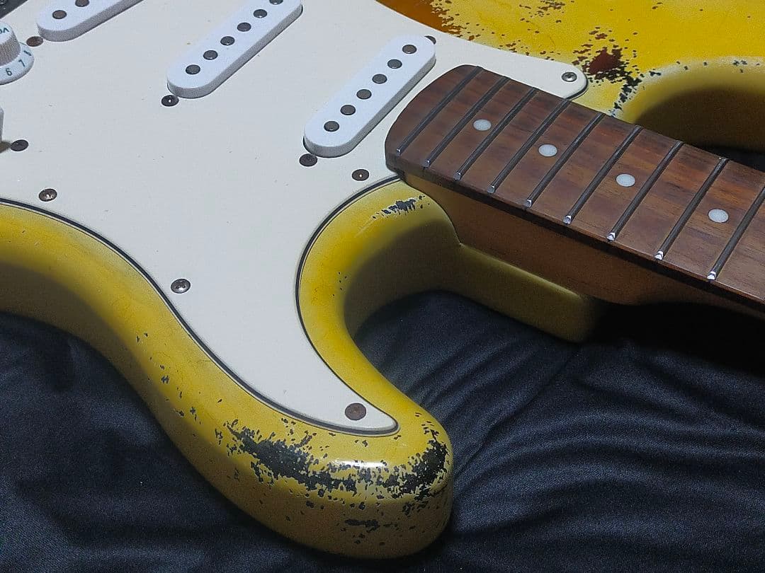 BUSKERSストラトキャスタータイプ レリックギター