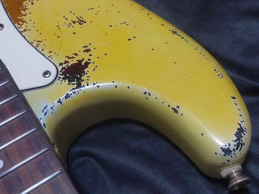 BUSKERSストラトキャスタータイプ レリックギター