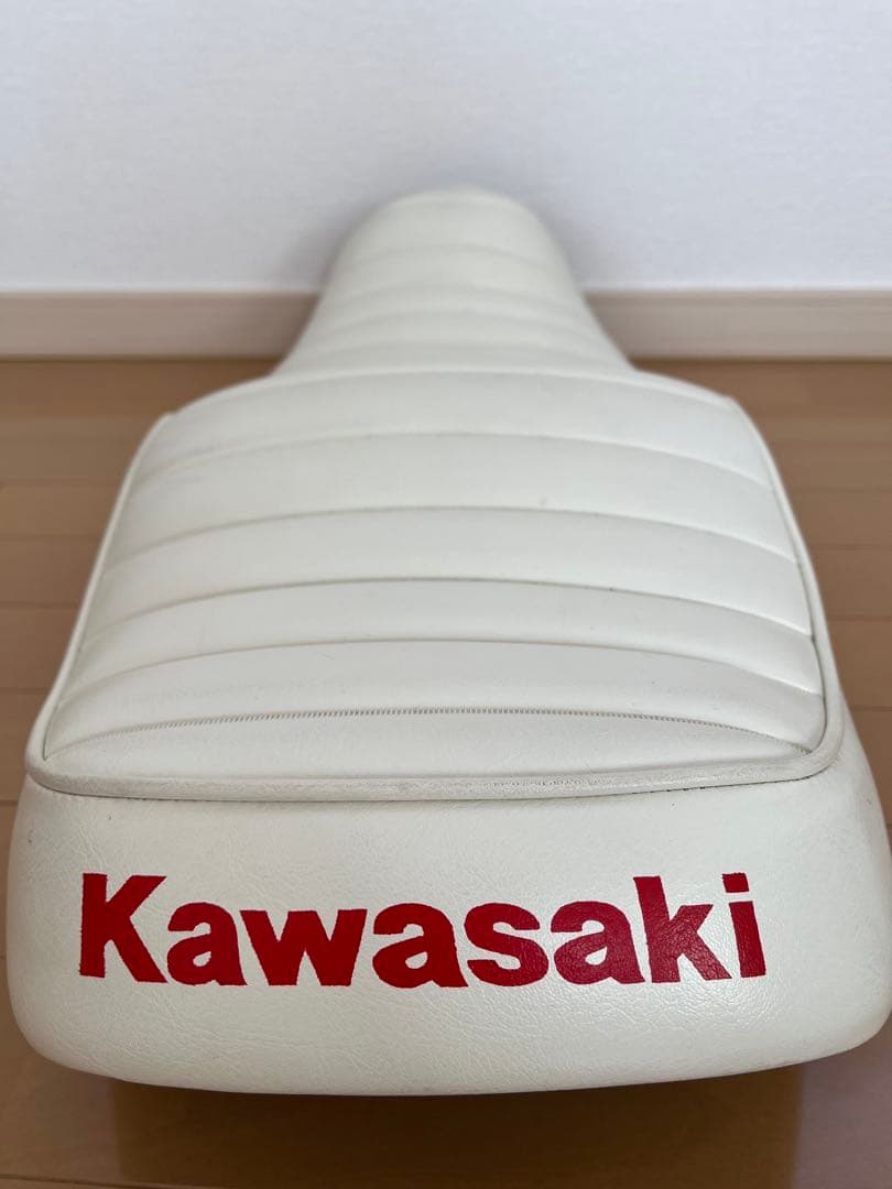 Kawasaki バイクシート ホワイト カワサキ（Kawasaki） K-029 新品 Z1 Z2 750RS 純正タイプ アンコ抜き