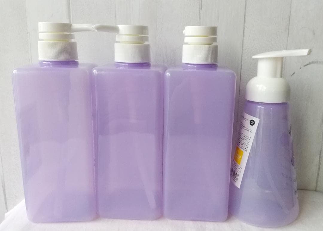 キキララ　ディスペンサー　リトルツインスターズ　ポンプボトル　容器　ケース