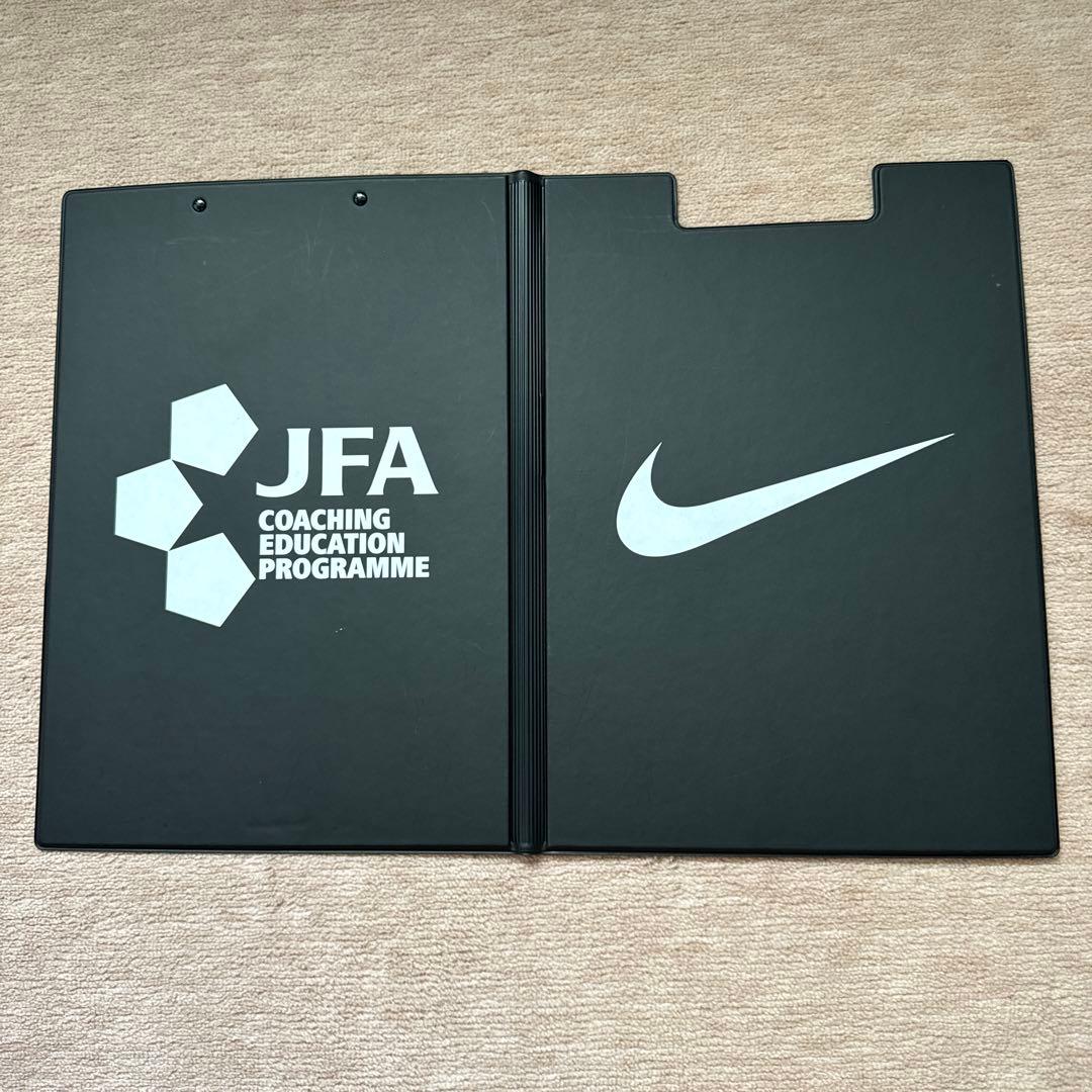 サッカー ナイキ 指導者バインダー - メルカリ