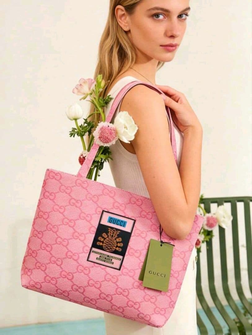 希少！1点のみ！GUCCI トートバッグ ノベルティ ピンク 大容量 希少！1点のみ！GUCCI トートバッグ ノベルティ ピンク 大容量 - メルカリ