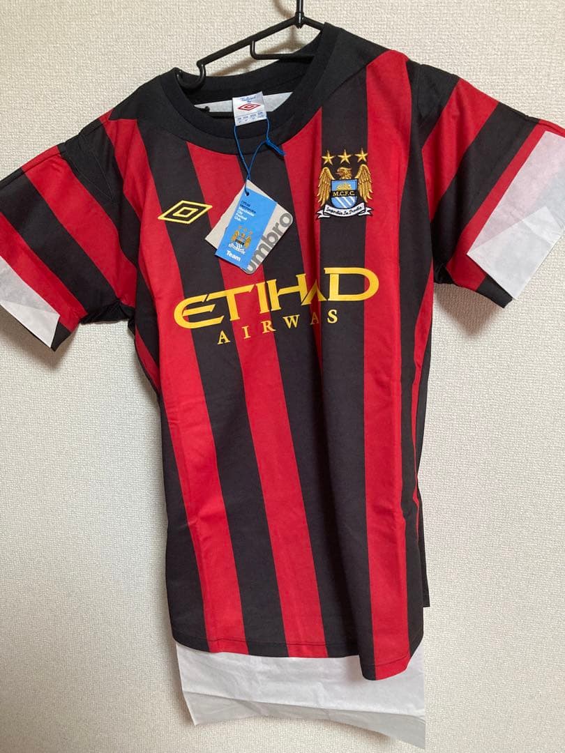 アンブロ　マンチェスターシティ　ユニホーム　42サイズ　未開封品 Yahoo!オークション -「マンチェスターシティ アンブロ」(スポーツ