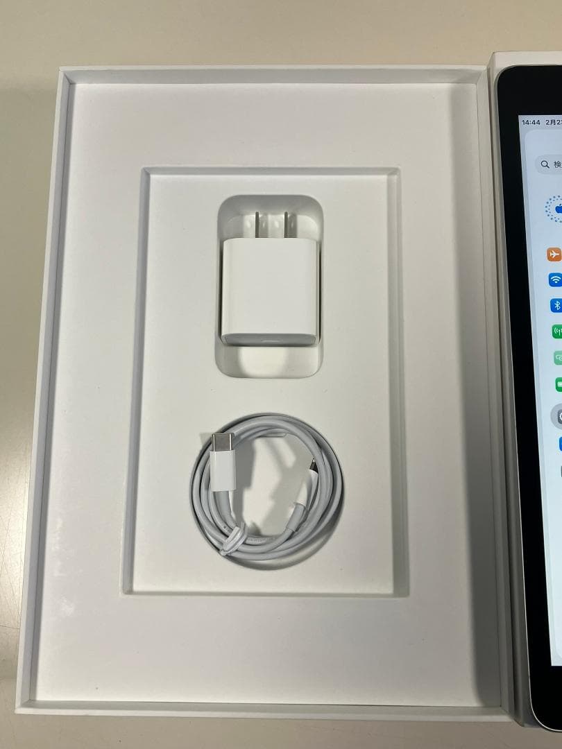 iPad 第9世代 64GB シルバー セルラーモデル 4点セット付 一部欠品