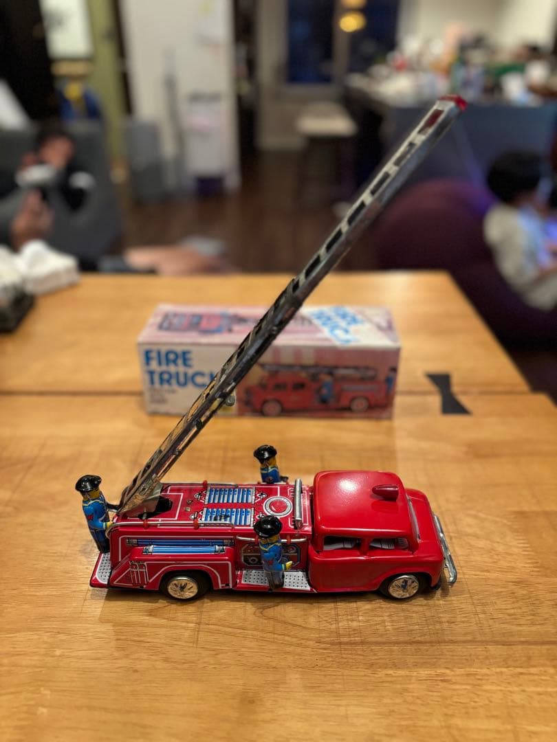 ブリキ　アンティーク　消防車