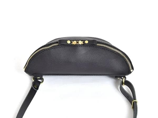 【美品/廃盤品】HERZ unity body bag（OU-2310）