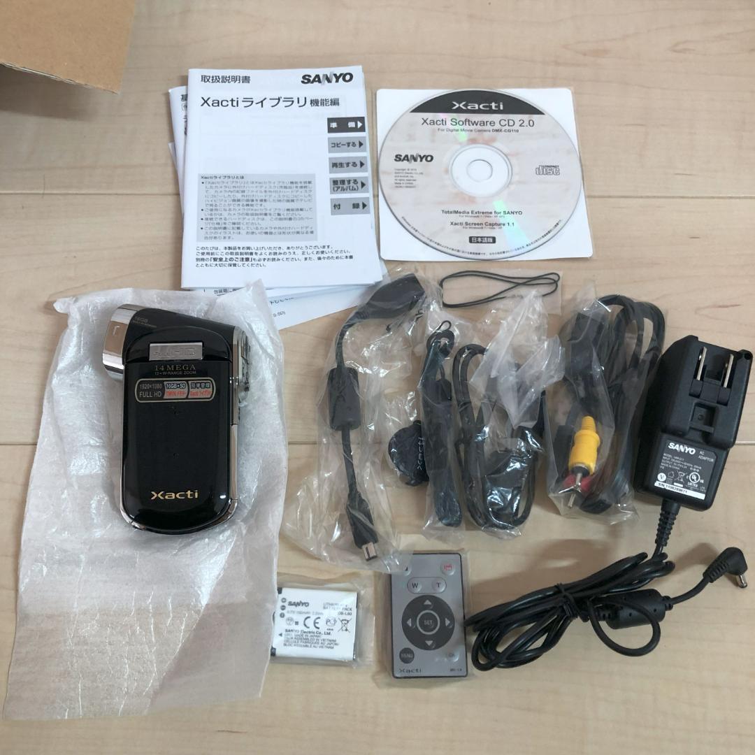 SANYO サンヨー デジカメ Xacti DMX−CG100 Amazon | SANYO デジタルムービーカメラ Xacti CG100 ホワイト DMX