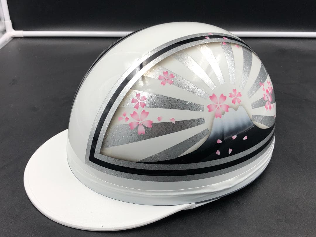 コルク半　カスタム　富士日章　マジック　ホワイトシルバー　ラメ　桜　高級クリヤ ラメ 桜吹雪 富士日章 コルク半 ヘルメット の通販 by paint｜ラクマ