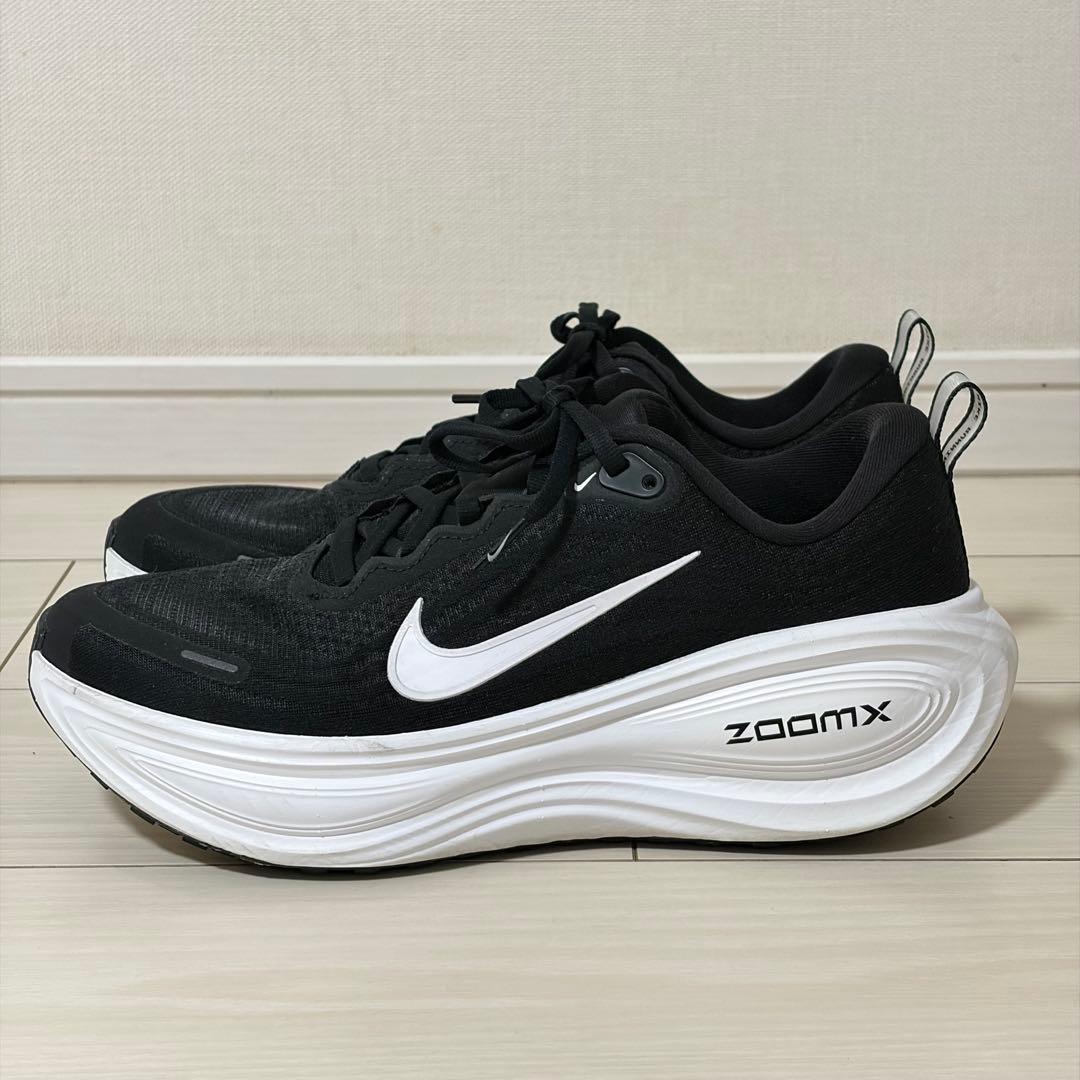 靴 NIKE Vomero Plus HV8150-002 26.0cm BK/WH