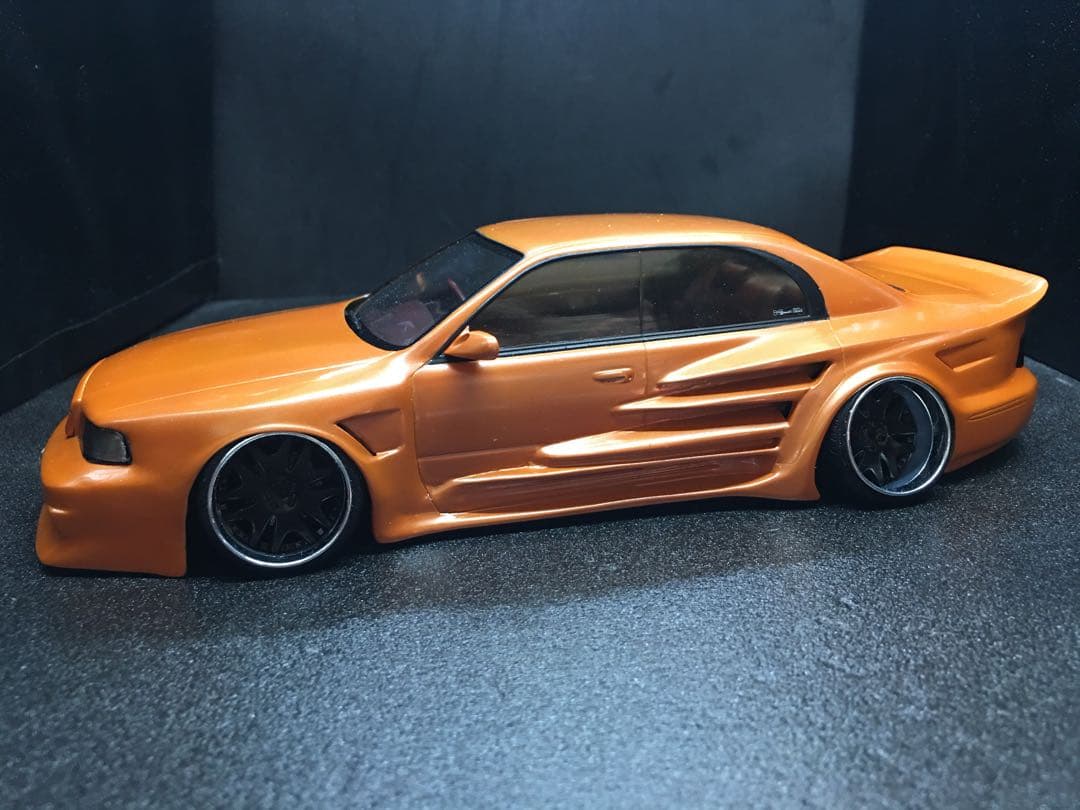 旧車プラモデル完成品アオシマクラウン１４マジェスタ