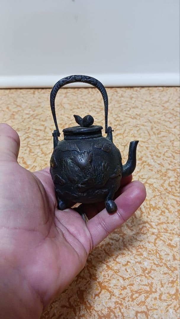 時代物 銅製 鉄瓶形 翼龍図 摘み瓢箪 三足 水滴 江戸期 鉄瓶 - メルカリ