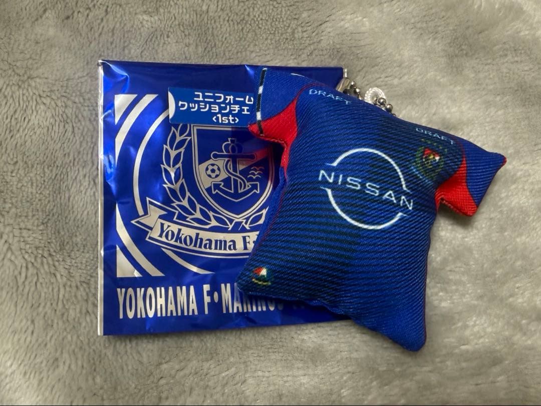 横浜F・マリノス マリガチャ クッションキーチェーン 28 山根陸選手