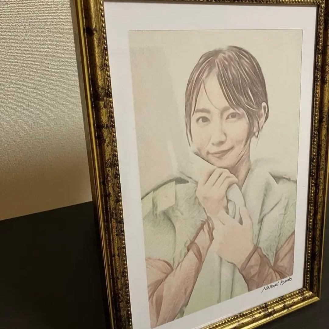 女優画21 額装品　額縁寸法32.7㎝×24.0㎝×1.5㎝　色鉛筆画　定款付