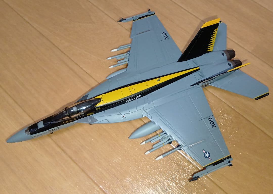 F/A-18E スーパーホーネット 1/72 ロイヤルメイセス ホビーマスター