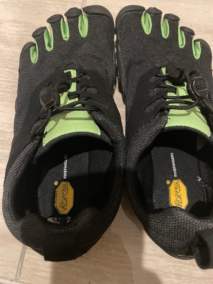 ウォーキング・ランニングウェア V-Run RETRO 21W8002 black/green 22.5cm