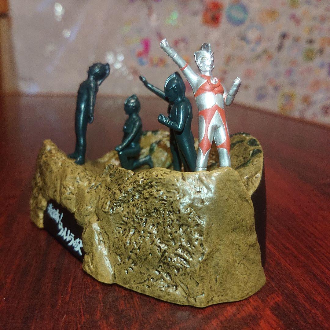 ウルトラ怪獣戯画/シークレット - メルカリ