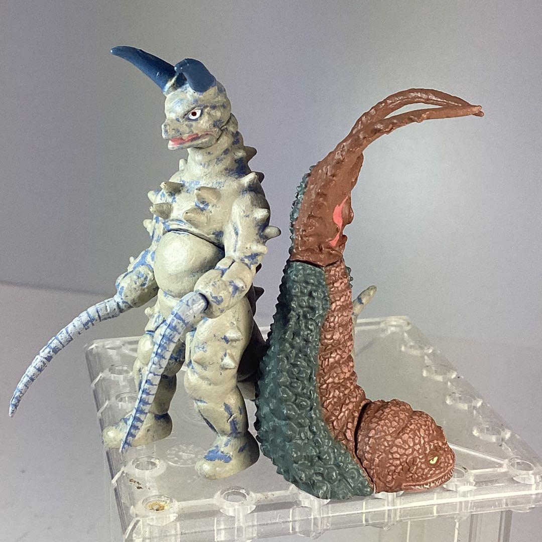 キャラエッグ ウルトラ怪獣シリーズ グドン ツインテール 2体 - メルカリ