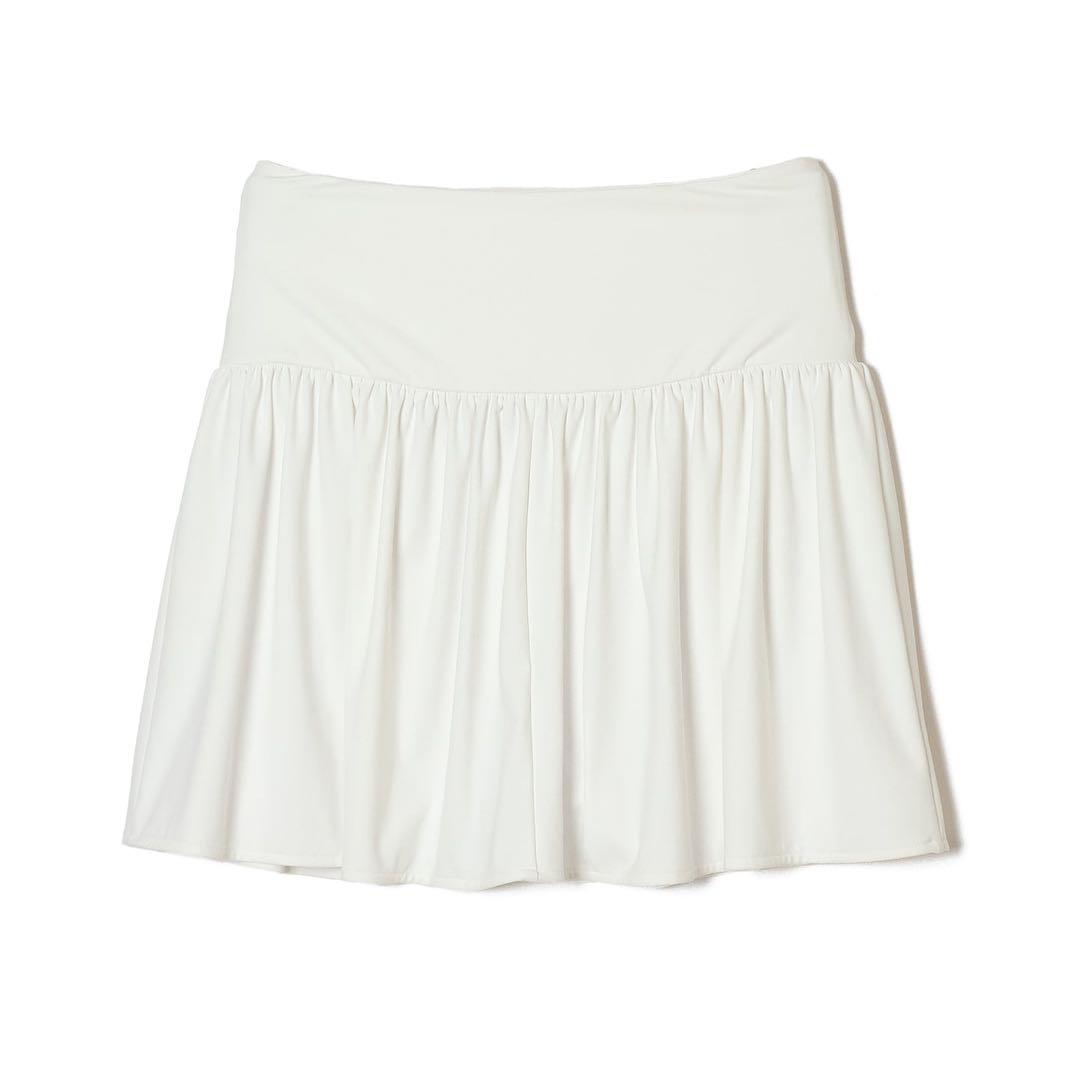 ENTI GOLF ゴルフウェア ホワイトフレアスカート ウエストゴム 打ち納め🏌️‍♀️ 🔴90 putt35 . . @enti_store_ 最近出会いました