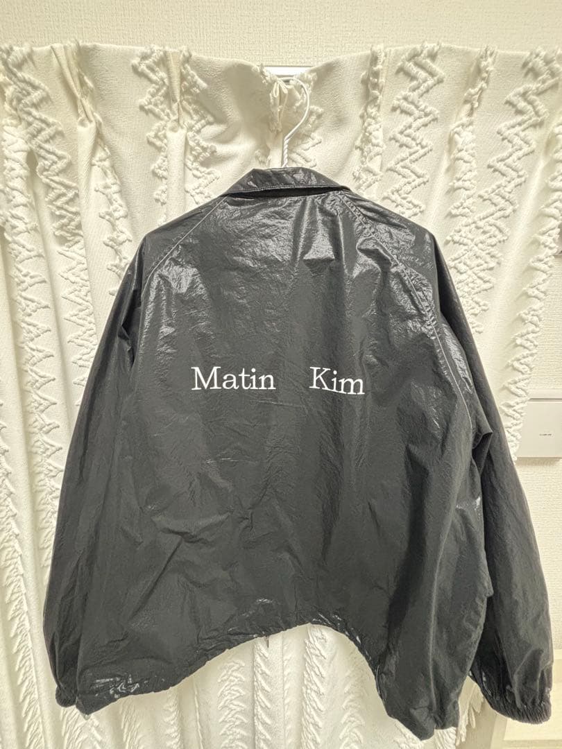 Matin Kim ジャケット ブラック MATIN KIM] MATIN LOGO COATING DOWN JUMPER IN BLACK | もごつ