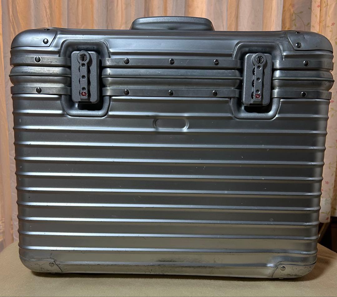 リモワ パイロット トロリー 2輪 カナダ製 - メルカリ