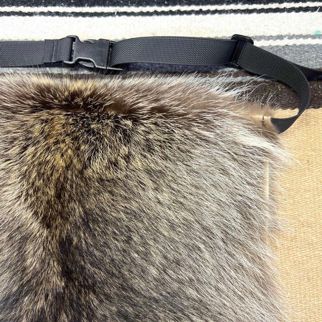 極上顔付ラクーン アライグマ尻あて 登山スキー キャンプ ヒップガード