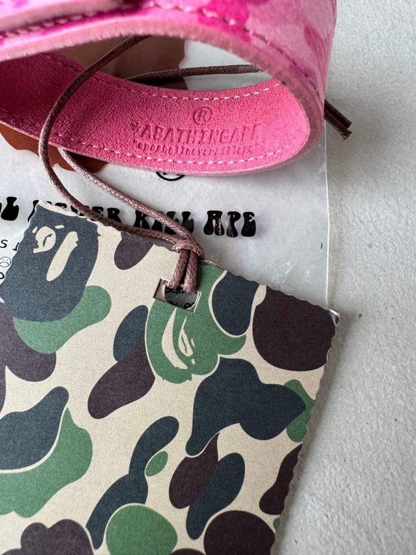 《A BATHING APE》アベイシングエイプ レザーブレスレットtkb094