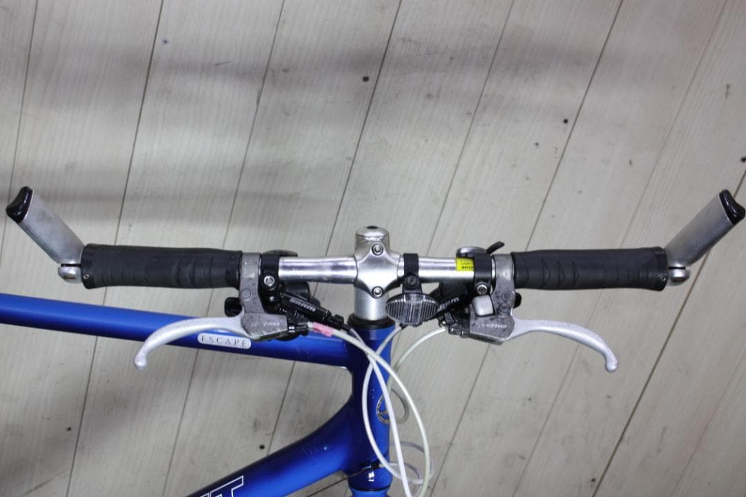 GIANT ESCAPE R3 700C アルミ 24速 500mm 青クロス - メルカリ