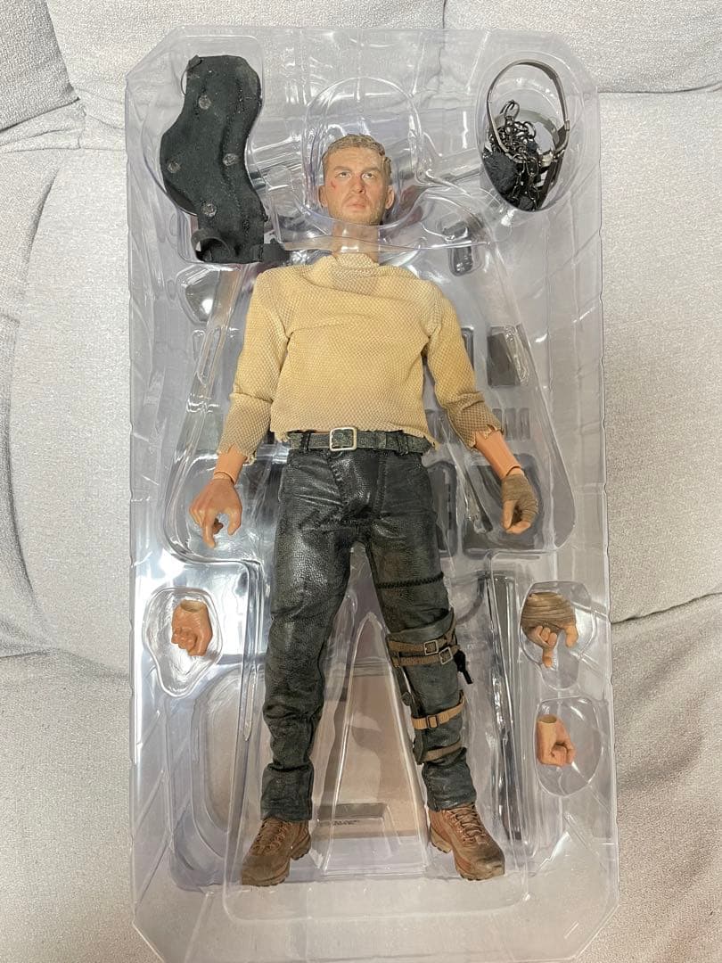マッドマックス フィギュア madmax 1/6 VTS ホットトイズ