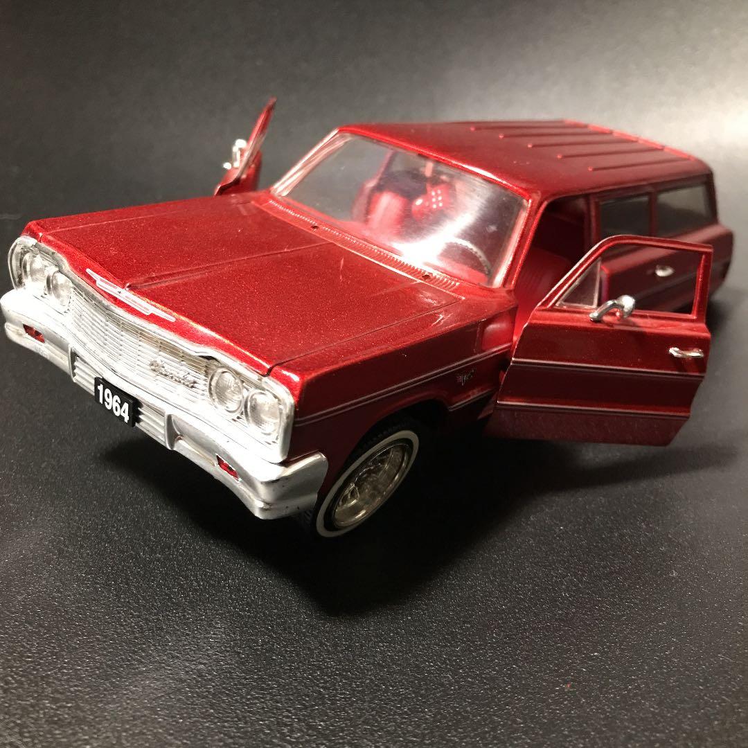 jadatoys64インパラステーションワゴン　ローライダー Jada 1/24 Street Low 1964 Chevrolet Impala Station Wagon (ivory