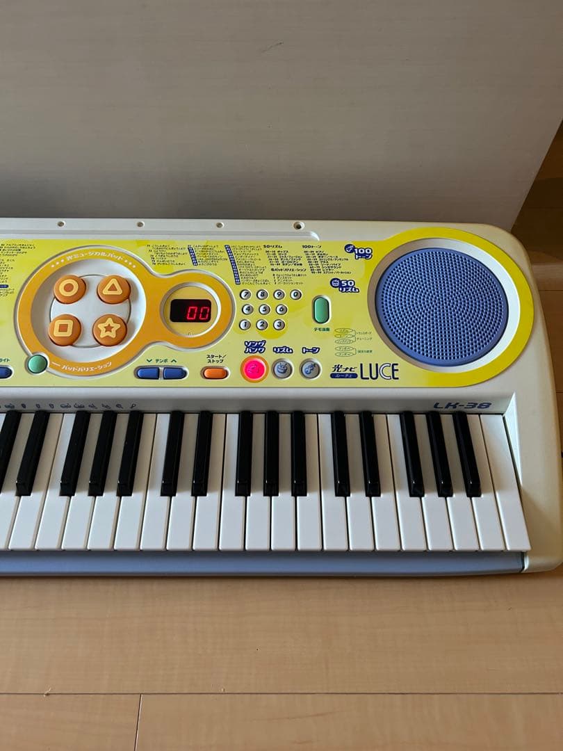CASIO光ナビゲーションキーボード LK38 100曲 鍵盤が光る電子ピアノ