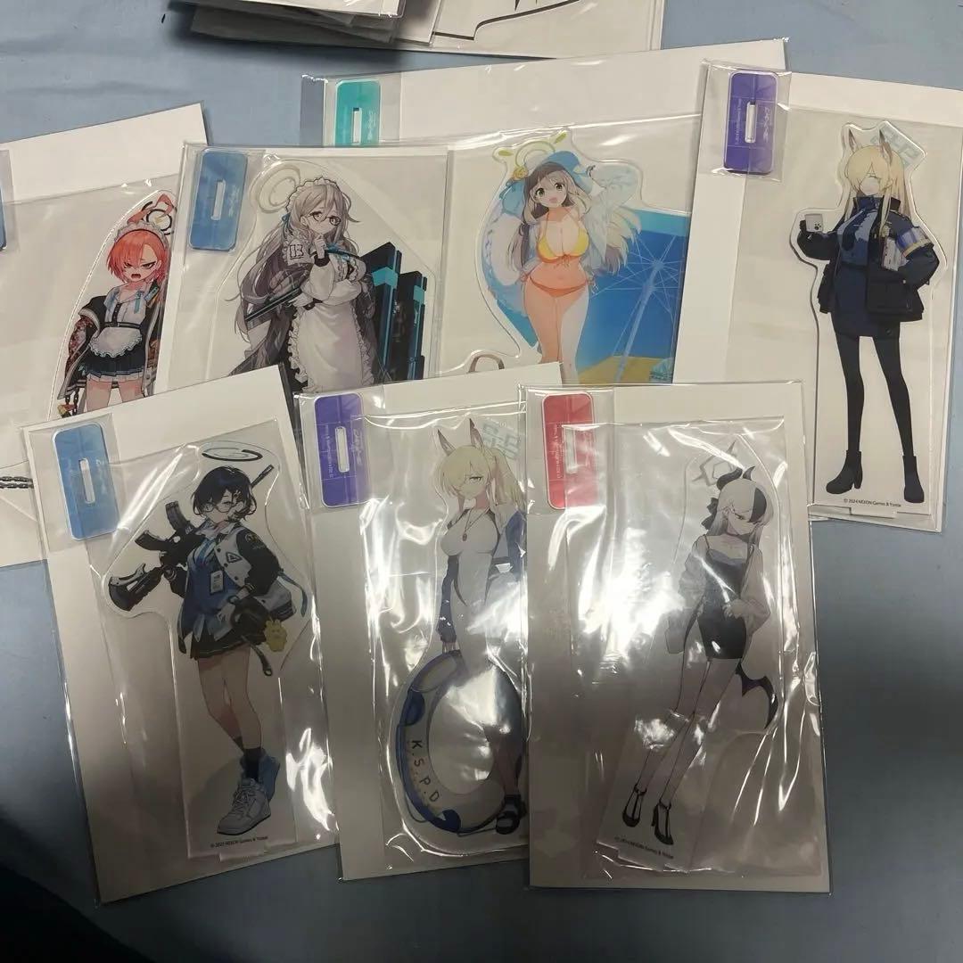 ブルーアーカイブ　アクリルスタンド　35種