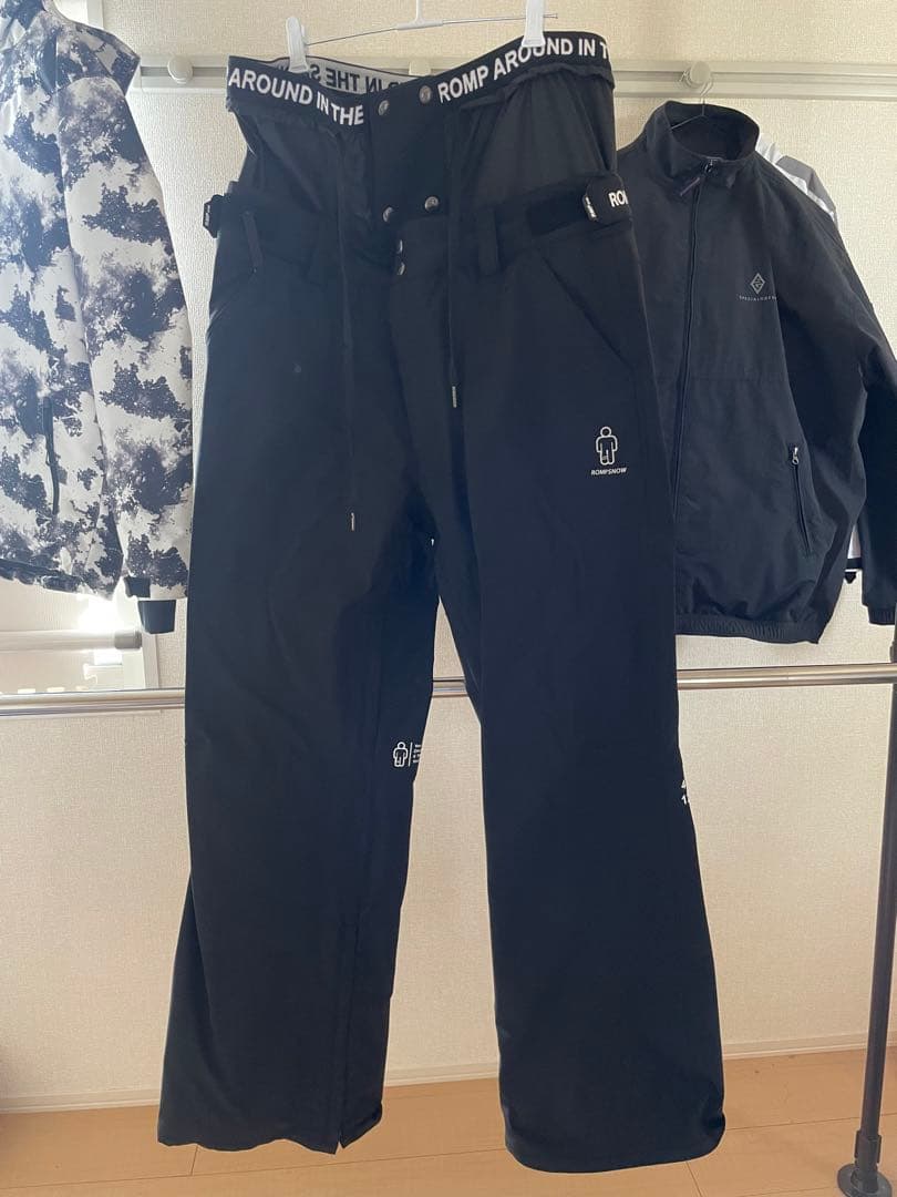 ROMP 韓国ブランド スノボウェア Romp Snow Hoodie/ korea スノーボードウェア/韓国 snowboard パーカー