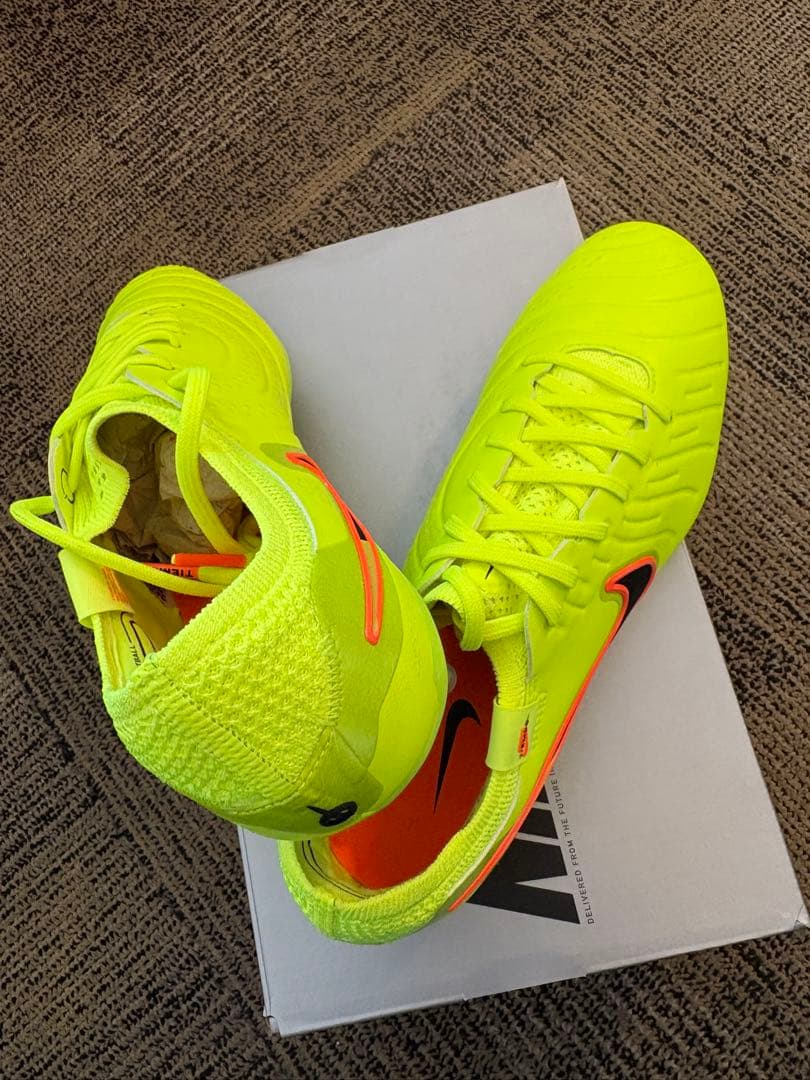 新品　超大特価　ナイキ　ティエンポ　レジェンド10 エリート AG 24.5cm