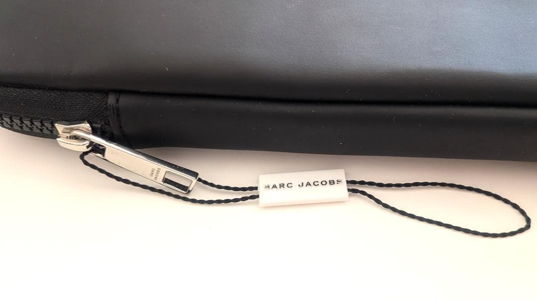 MARC JACOBS ノートPC ケース - メルカリ