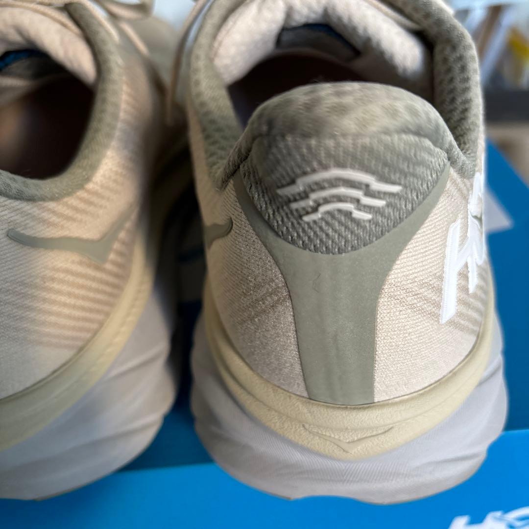 HOKA ホカCLIFTON 9 クリフトン　ベージュ　WIDE 27.5cm