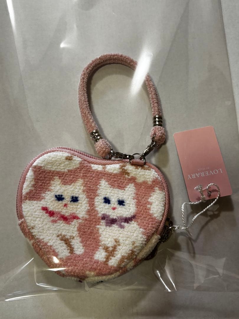 新品タグ付き フェイラー FEILER モフモフネコチャン ハート型ポーチ