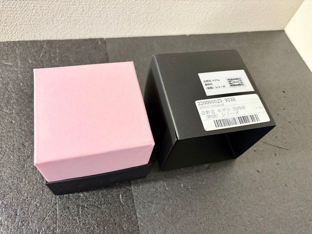 忍野忍 モデル 腕時計 物語シリーズ　Super Groupies 化物語