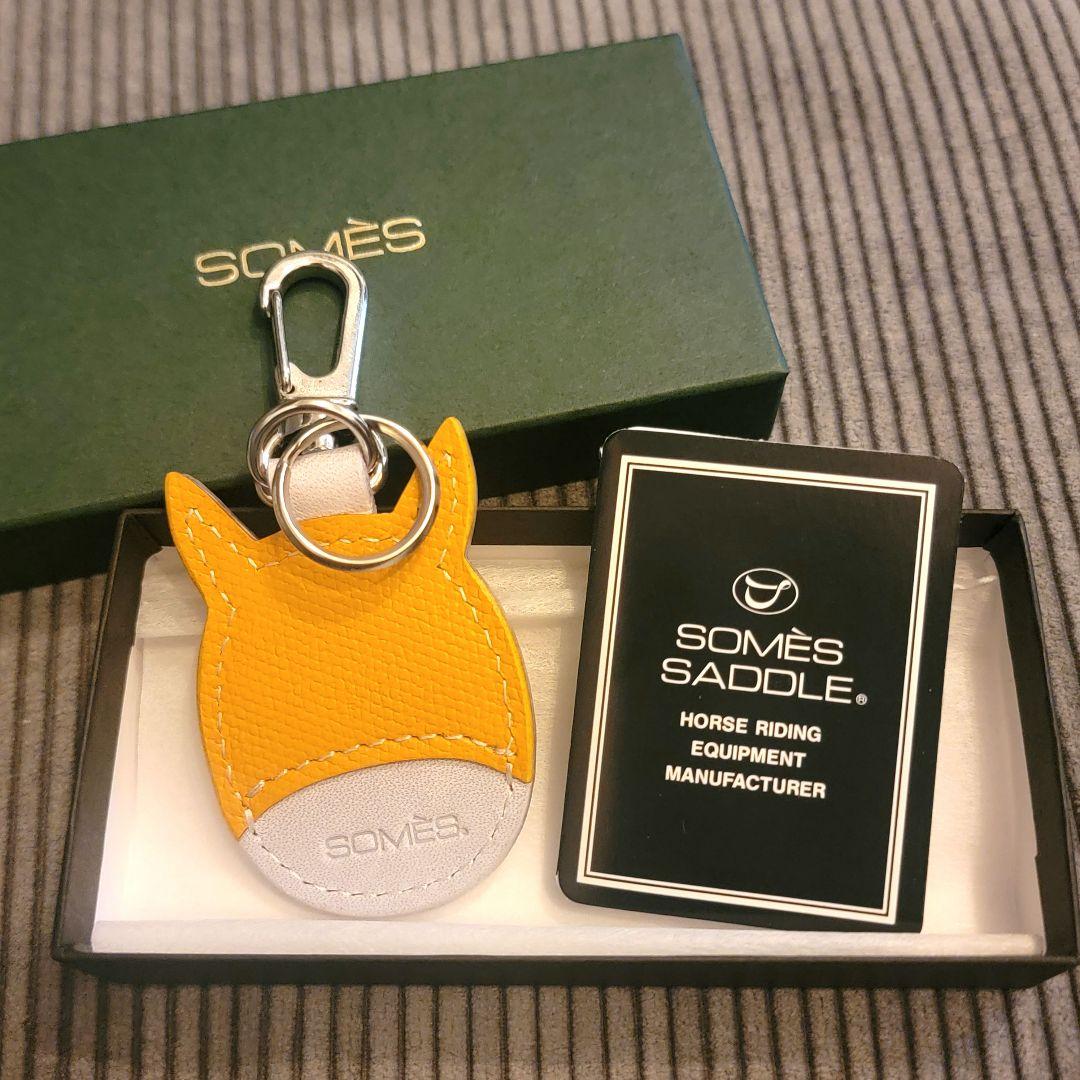 ソメスサドル 馬メンコキーホルダー 黄色 - メルカリ