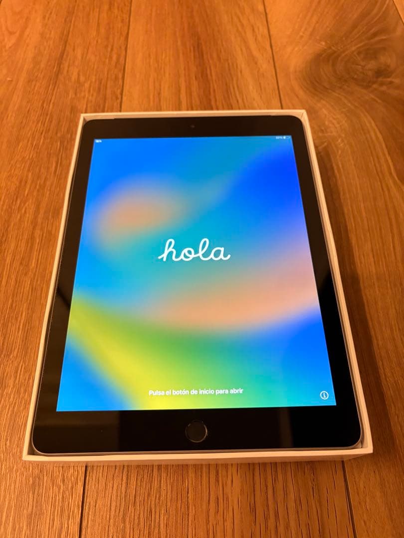 iPad 第6世代　32GB WiFi+Cellular Amazon.com : iPad (6th Gen.) - 32GB - WiFi + Cellular - Silver