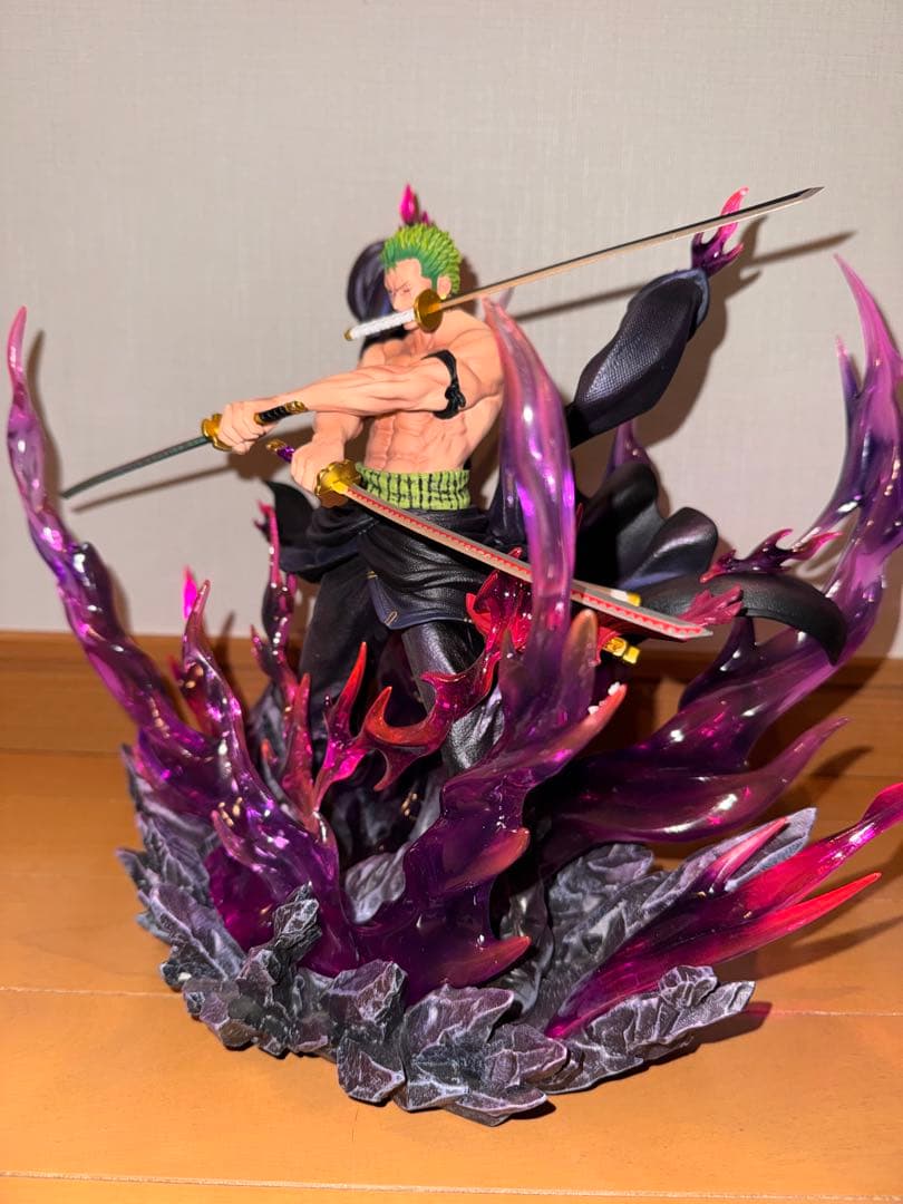 ワンピース 三刀流 ゾロ フィギュア