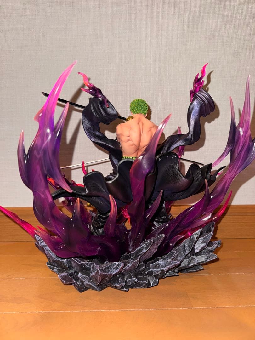 ワンピース 三刀流 ゾロ フィギュア